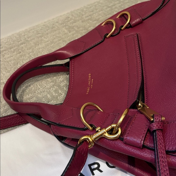 Classic Marc Jacobs Small Anchor Bag, just like wine, aged but still fine! - Picture 8 of 12